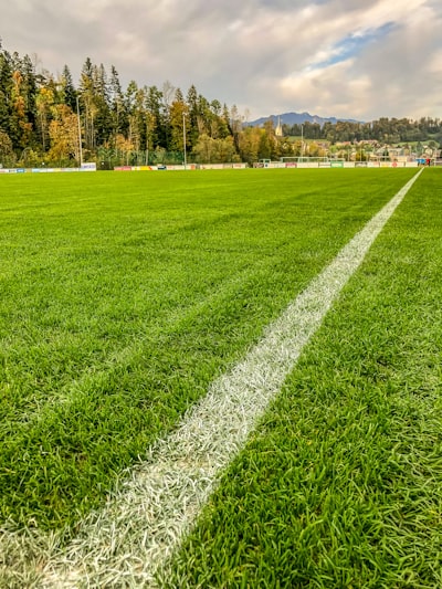 مباراهليفربولوتوتنهامهوتسبيراليوممواجهةناريةفيالدوريالإنجليزي